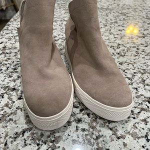 Steve Madden Wedge Sneakers Size 10